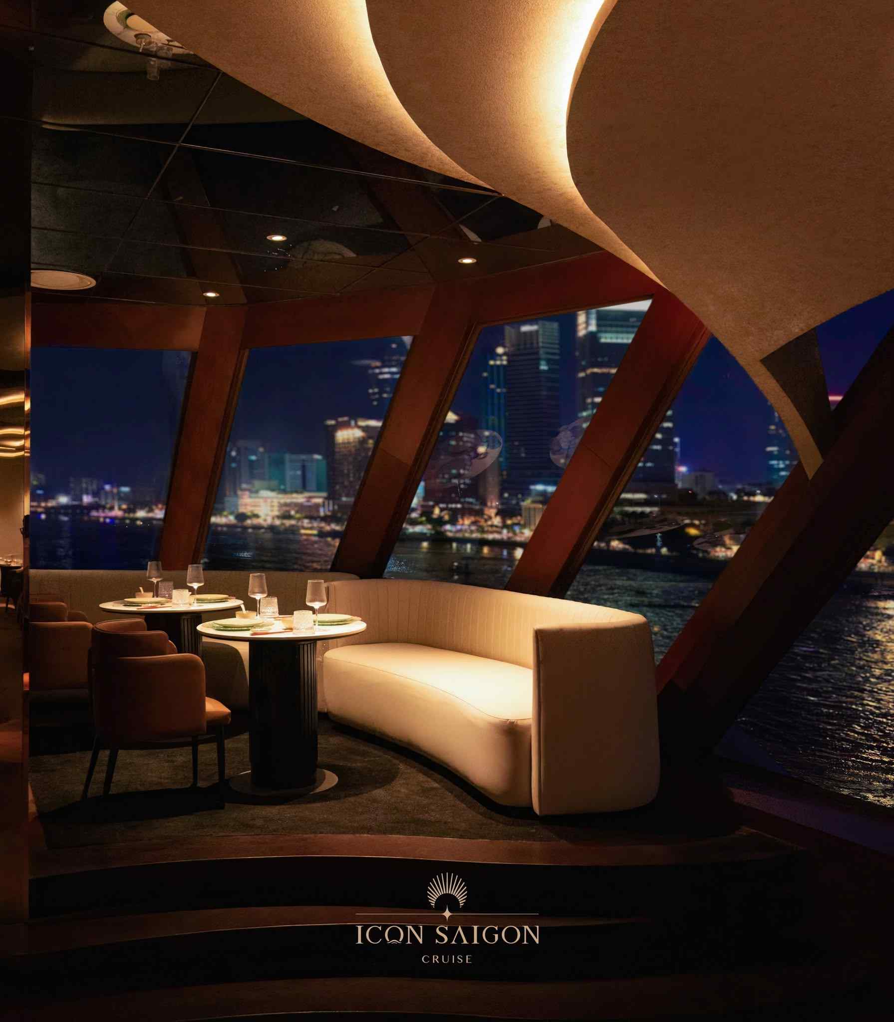 ICON-Saigon-Cruise-Noi-danh-dau-buoc-chuyen-minh-cua-Mat-kinh-HMK-6