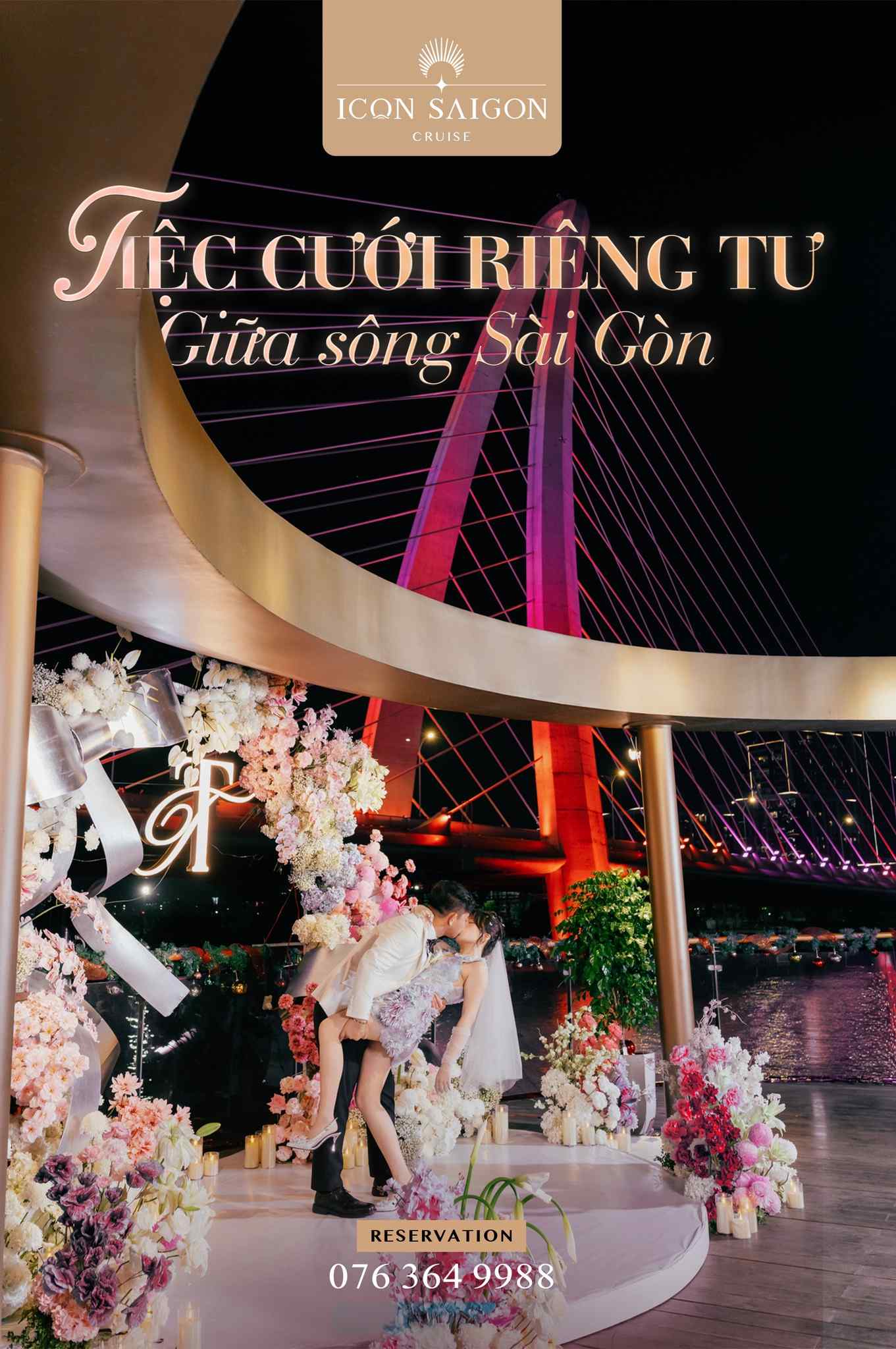 Tiec-cuoi-rieng-tu-giua-song-Sai-Gon