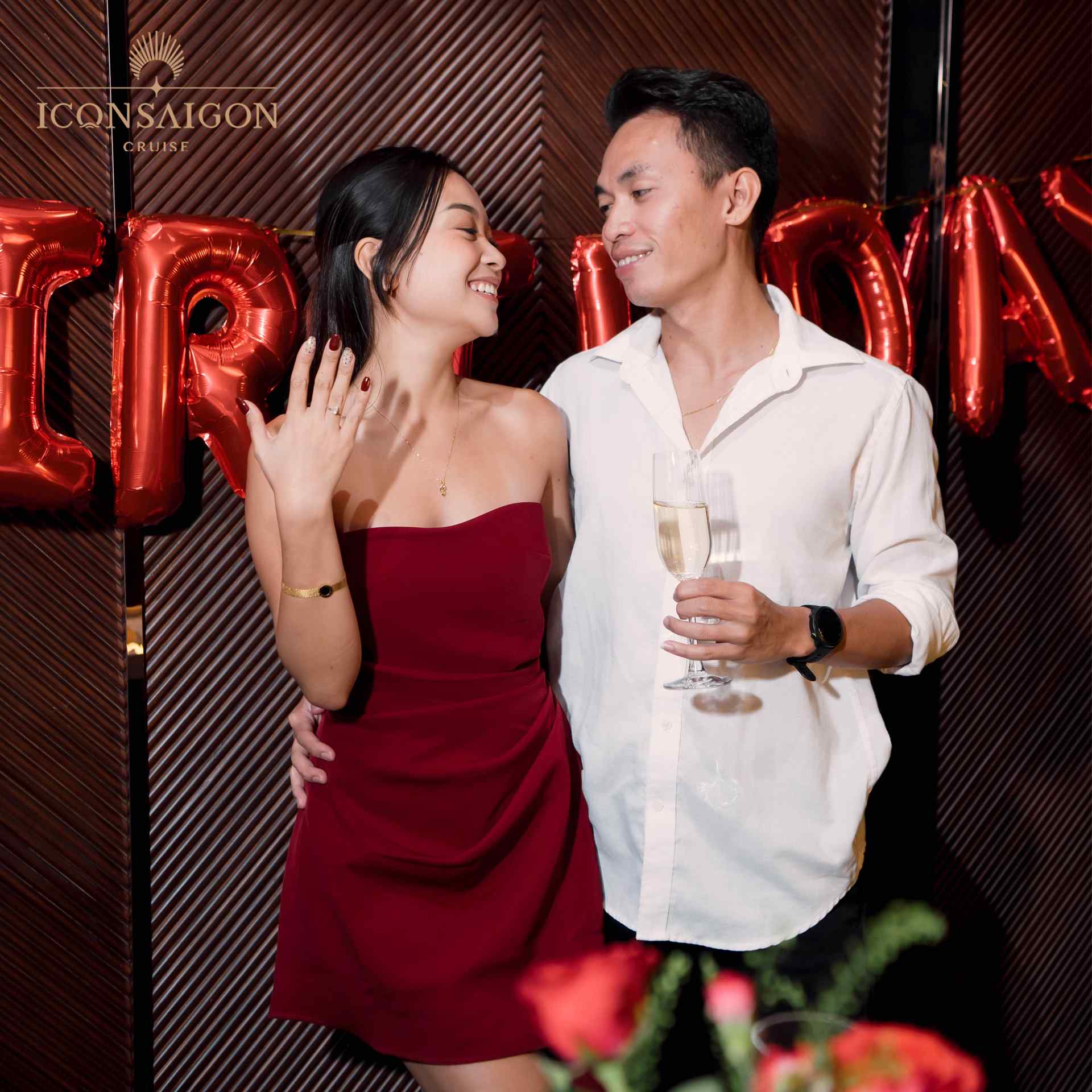 Khoi-dau-hanh-trinh-hanh-phuc-trong-bua-tiec-du-thuyen-1